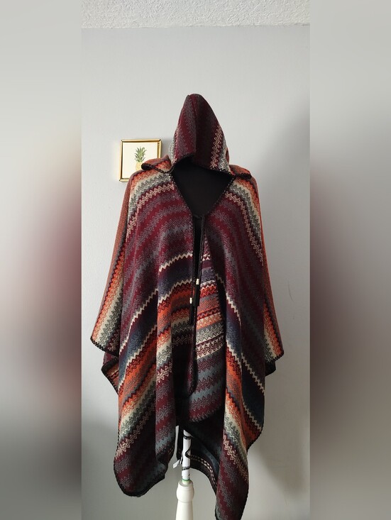 Mac New York Andrew Marc Jackets & Blazers - Hooded Chevron Knit Poncho in Burgundy & Rust